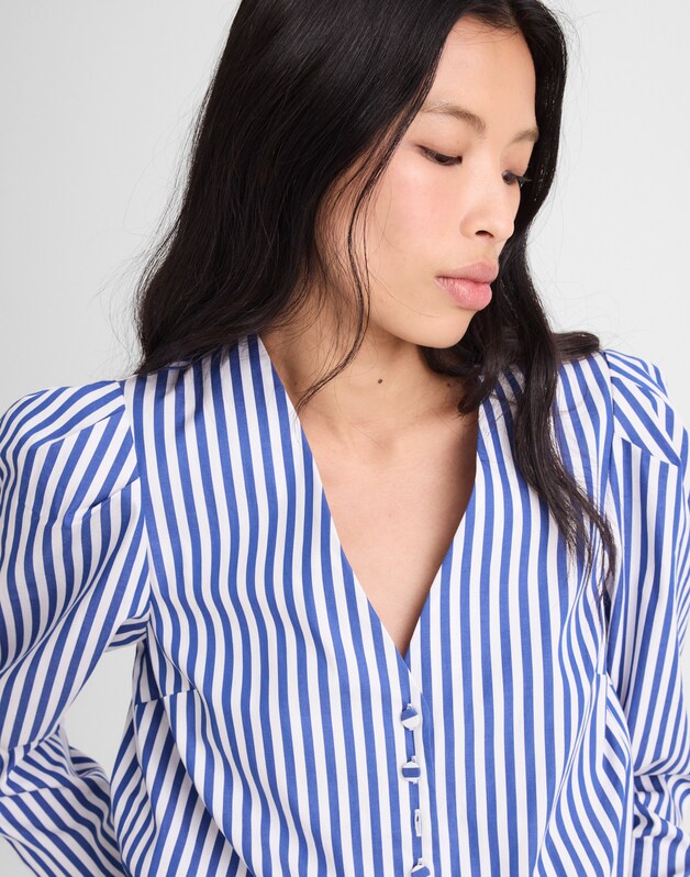 Stacked-Button V-Neck Shirt in Poplin FRENCH BLUE