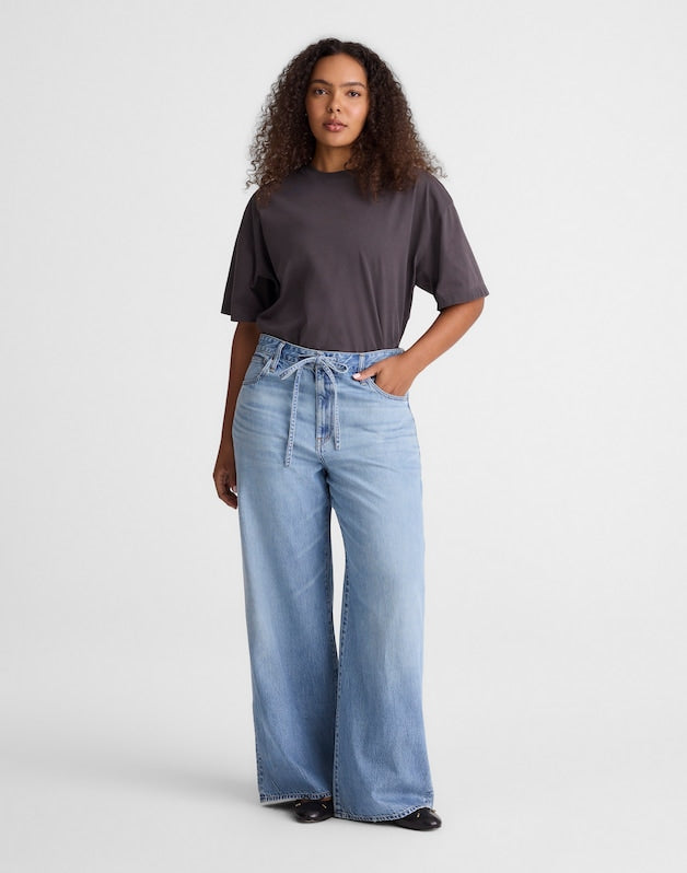 The Curvy Ultimate Wide-Leg Jean in Airy Denim RAEBROOK WASH
