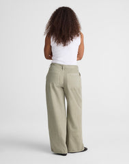 The Curvy Ultimate Wide-Leg Pant in Airy Denim SAGEBRUSH