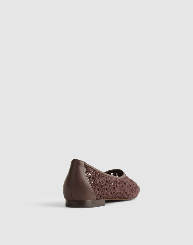 The Mylie Glove Flat in Crochet ESPRESSO BEAN