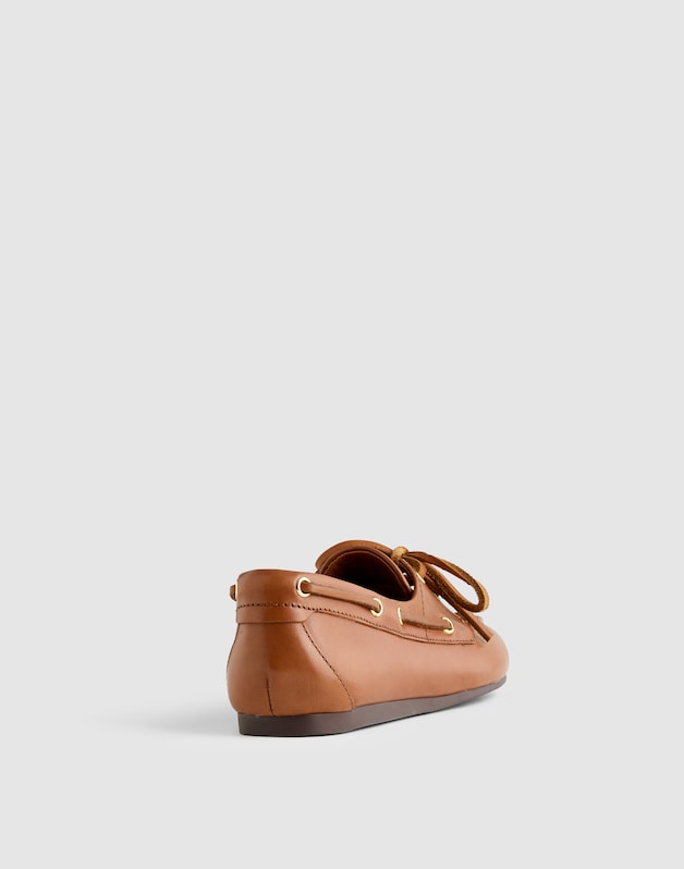The Jamie Boat Shoe in Leather DAREST BROWN