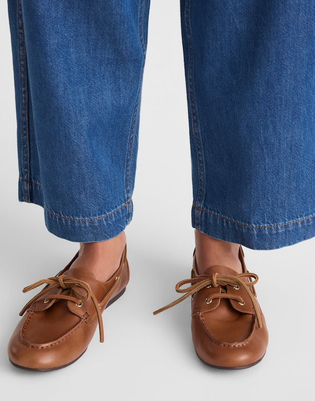 The Jamie Boat Shoe in Leather DAREST BROWN