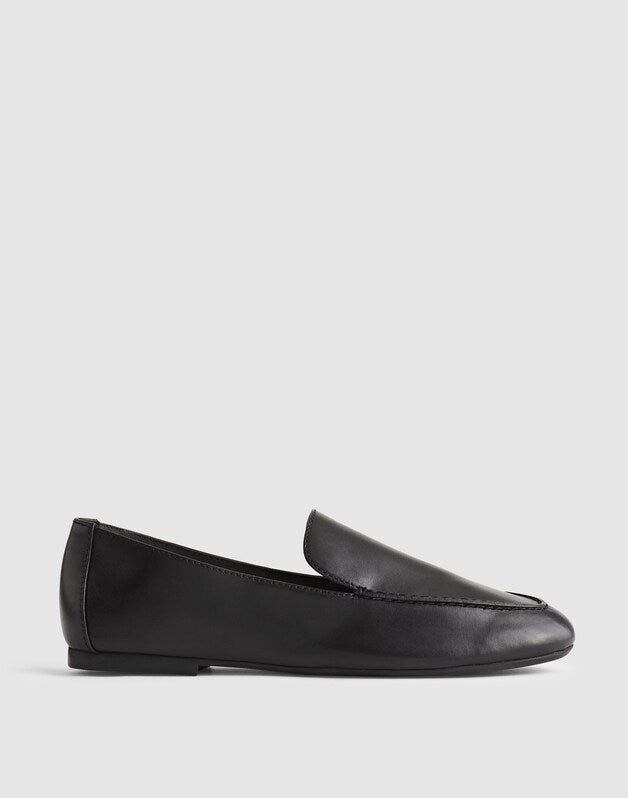 The Dolli Loafer in  Glove Leather TRUE BLACK