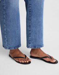 The Iggy Thong Sandal in Leather TRUE BLACK