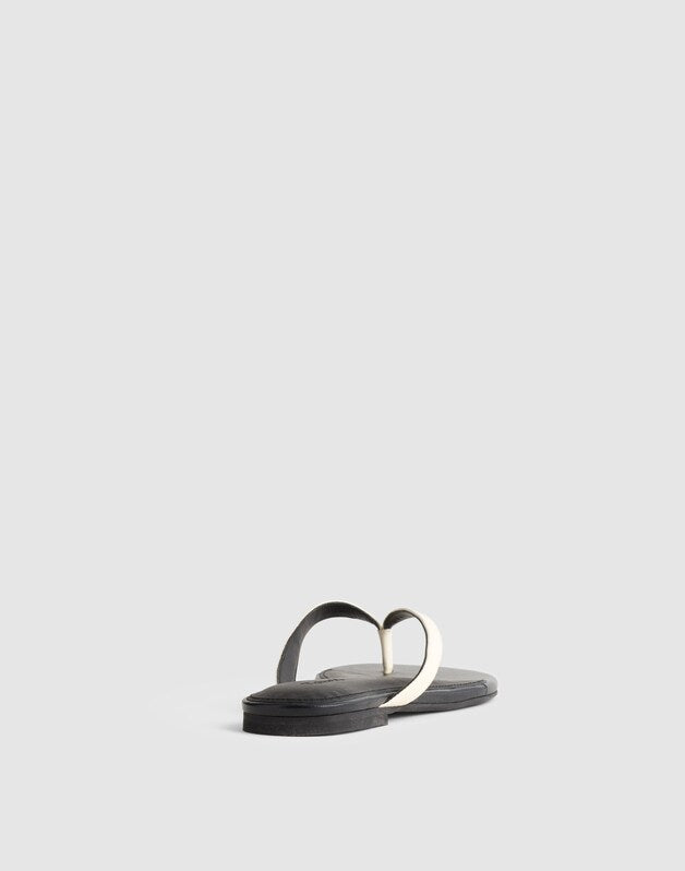 The Iggy Thong Sandal in Leather VINTAGE MUSLIN MULTI