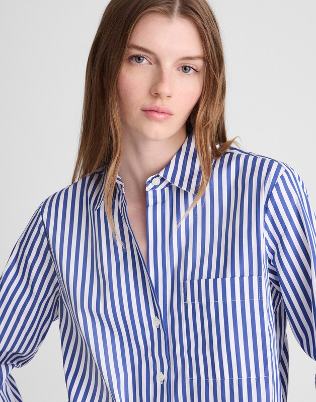 The Signature Y-Neck Shirt in Poplin FRENCH BLUE
