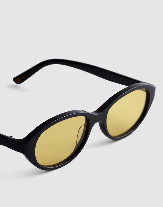 The Solina Oval Sunglasses JET BLACK