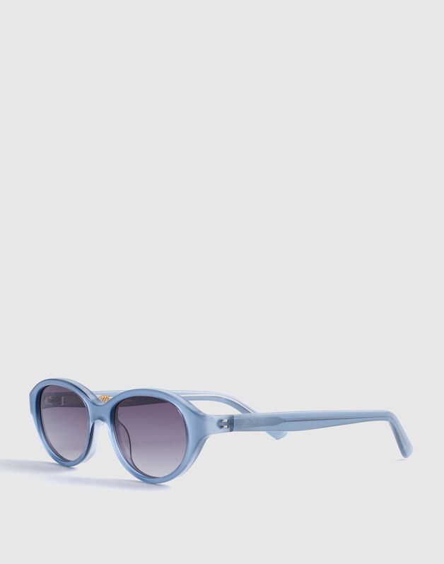 The Solina Oval Sunglasses FEATHER BLUE