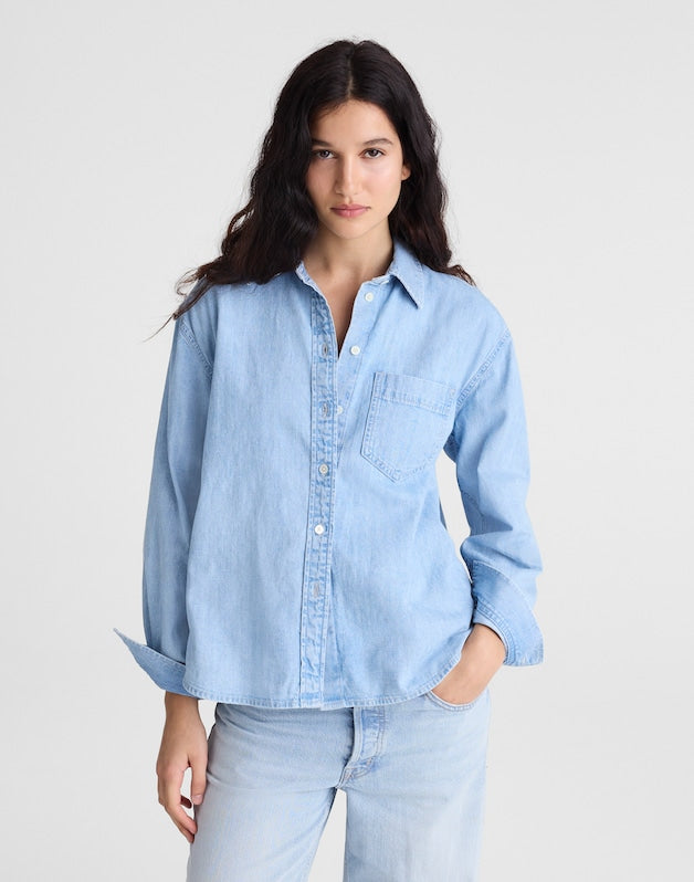 The Denim Easy Shirt in Laguna Wash MAUI WASH