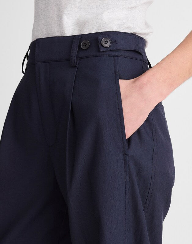 The Barrel-Leg Pant in Drapey Twill CLASSIC NAVY
