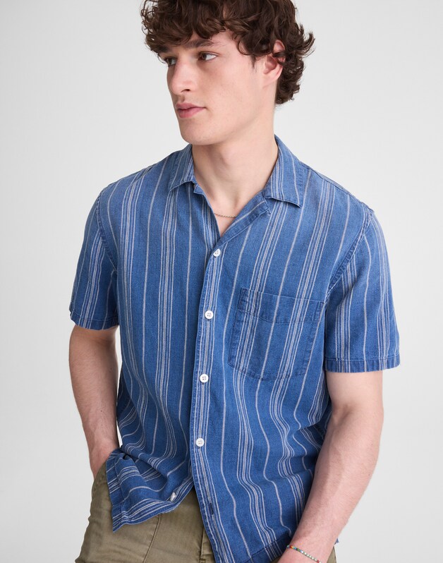 The Short-Sleeve Camp Shirt in Indigo Linen-Cotton Blend NEAL STRIPE