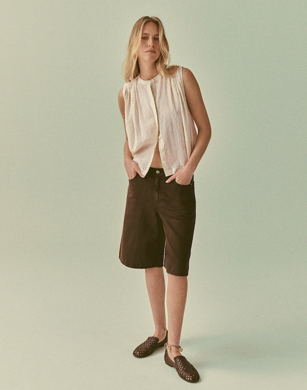 The V-Waist Bermuda Short in Airy Denim BURNT COCOA