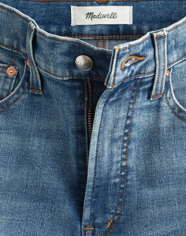 The Short Wide-Leg Crop Jean in Super Stretch Denim ONEIDA WASH