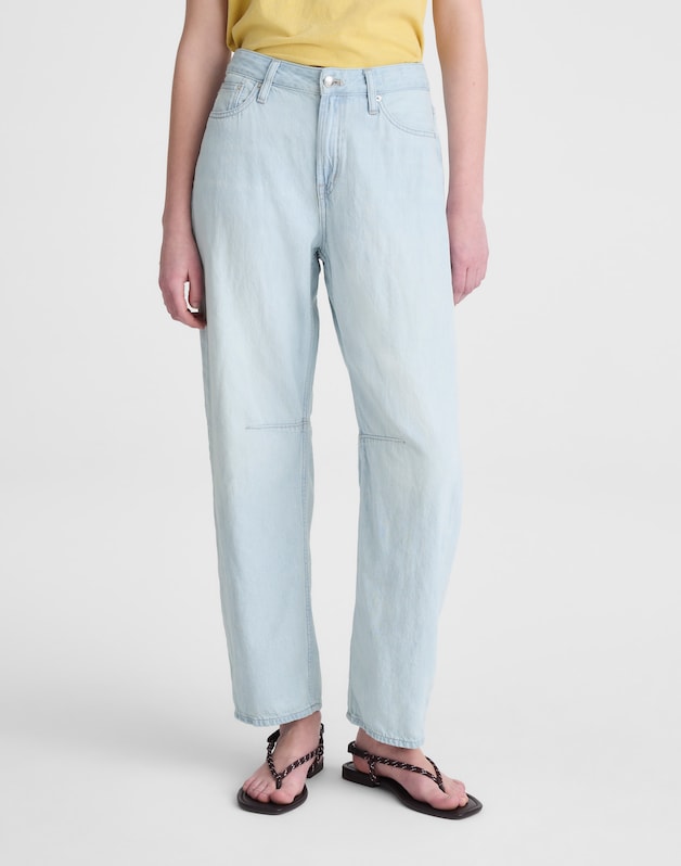 The Tall Darted Barrel-Leg Jean in Airy Denim LAGUNA WASH