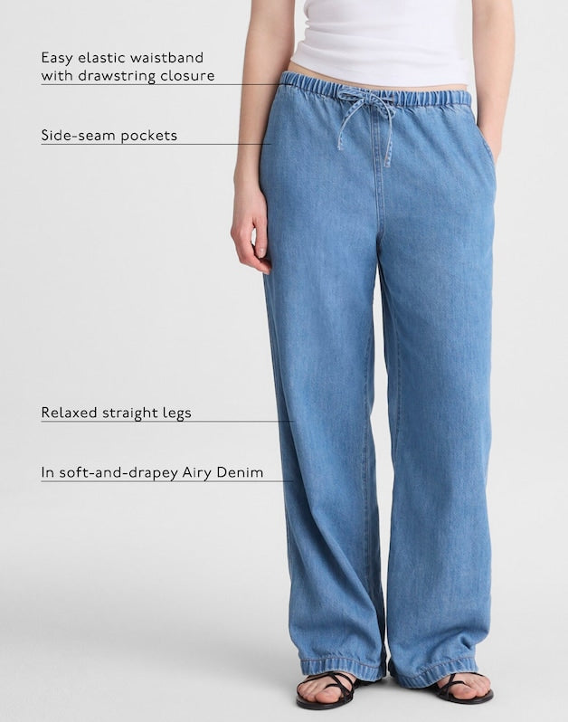 Pull-On Jeans in Airy Denim LIDO WASH