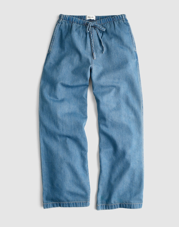 Pull-On Jeans in Airy Denim LIDO WASH