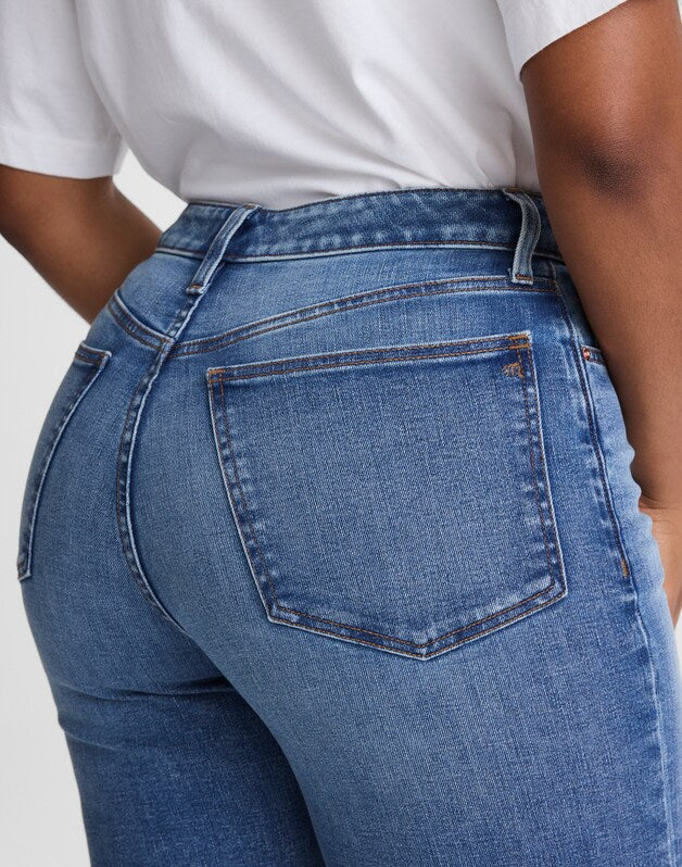 The Curvy Wide-Leg Crop Jean in Super Stretch Denim ONEIDA WASH