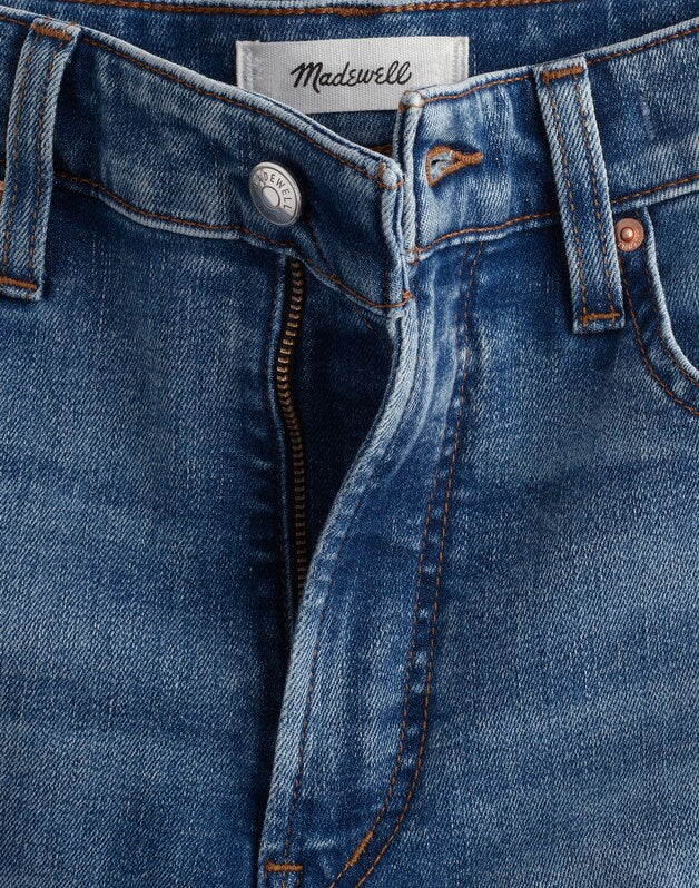 The Curvy Wide-Leg Crop Jean in Super Stretch Denim ONEIDA WASH