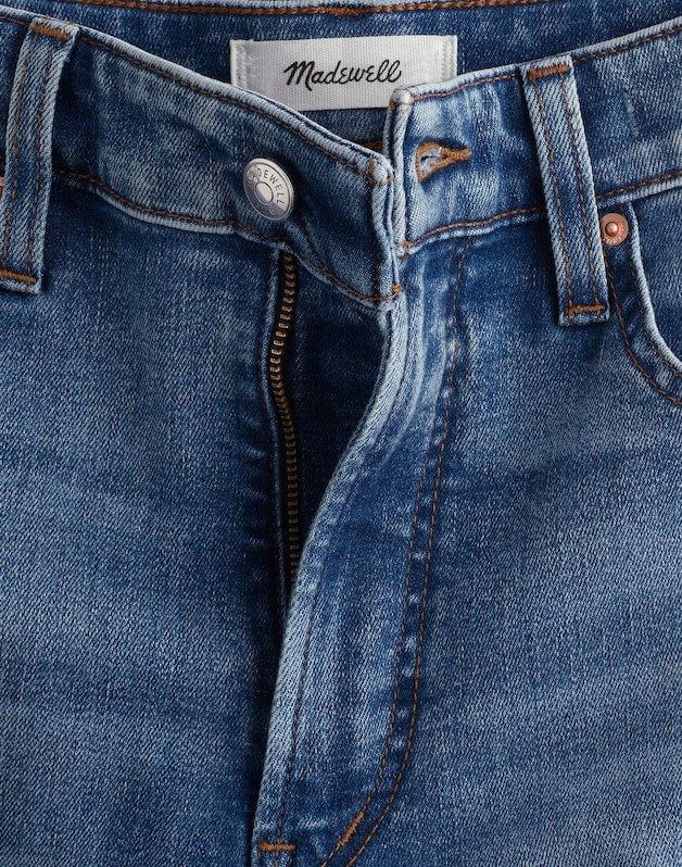 The Curvy Wide-Leg Crop Jean in Super Stretch Denim ONEIDA WASH