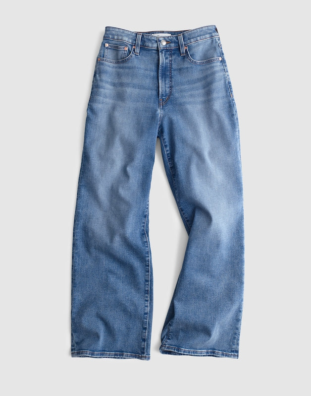 The Curvy Wide-Leg Crop Jean in Super Stretch Denim ONEIDA WASH