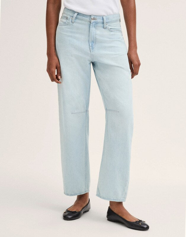 The Short Curvy Darted Barrel-Leg Jean in Airy Denim LAGUNA WASH