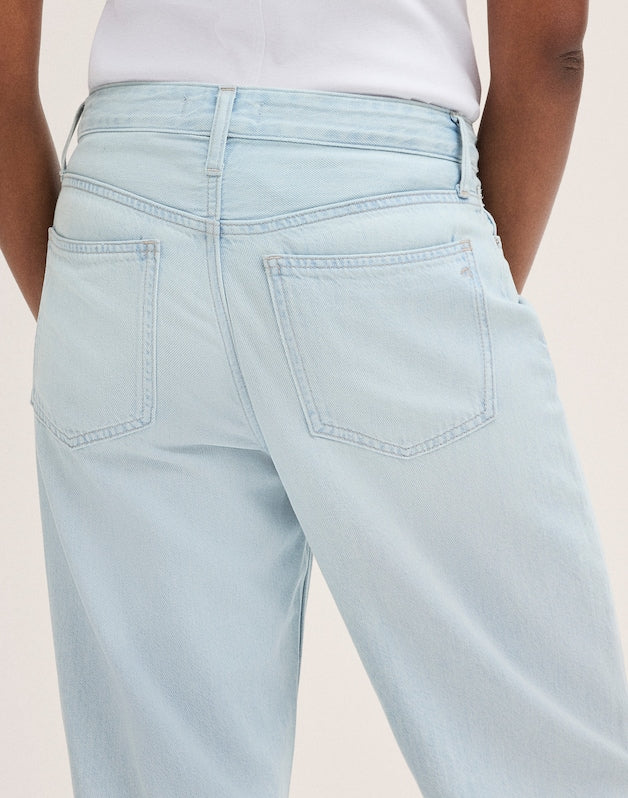 The Tall Curvy Darted Barrel-Leg Jean in Airy Denim LAGUNA WASH