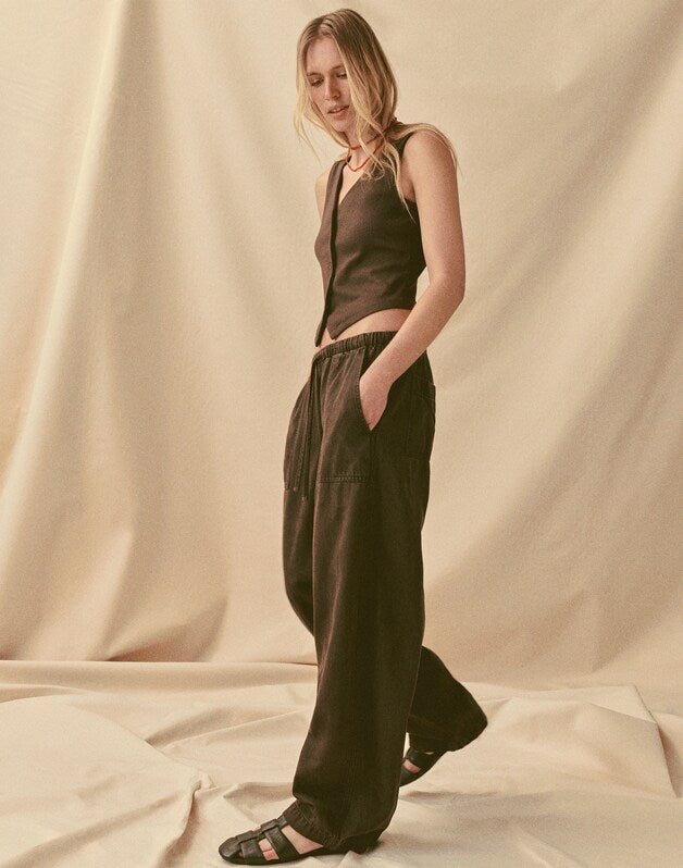 Pull-On Barrel-Leg Utility Pants in Airy Denim DARK BROWN