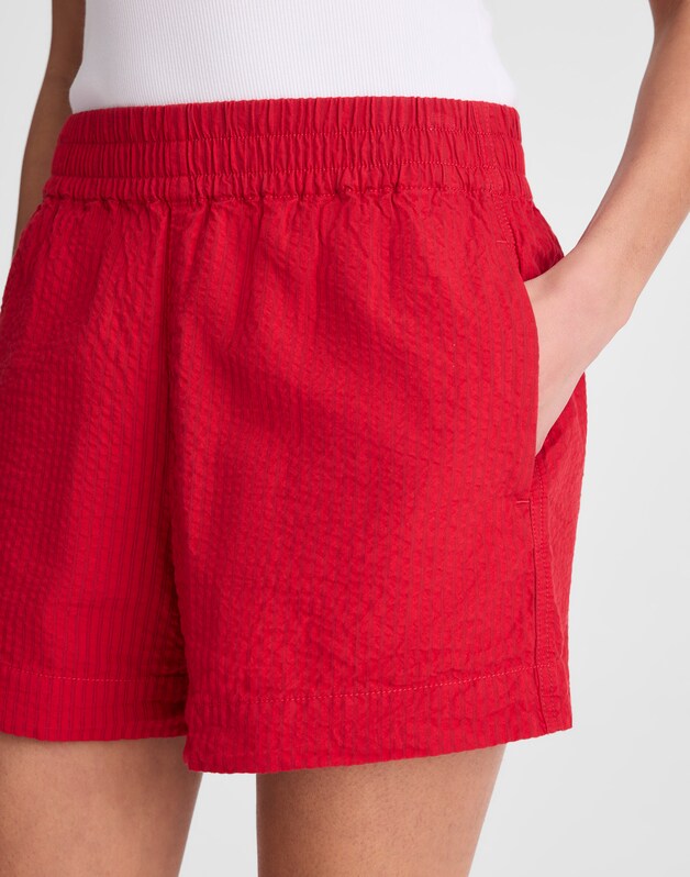 Pull-On Shorts in Seersucker RED CURRANT