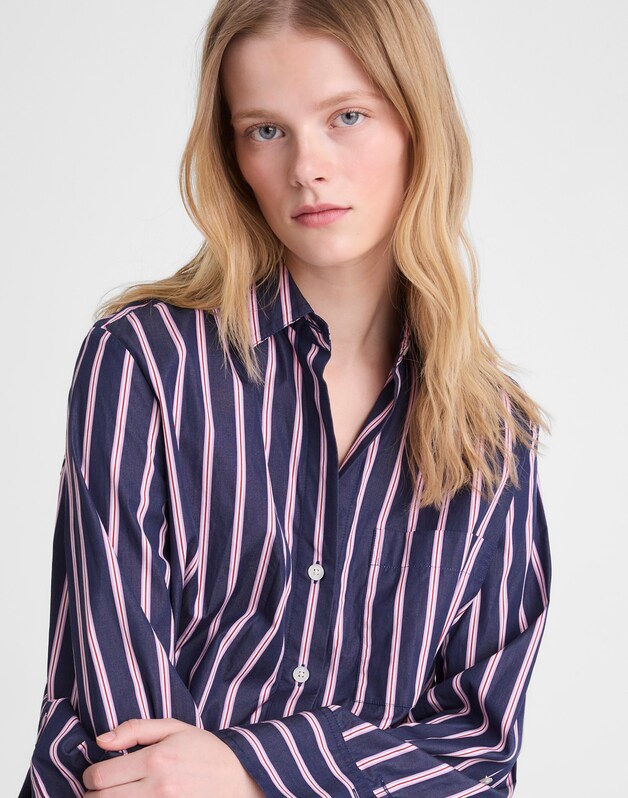 The Signature Y-Neck Shirt in Poplin CLASSIC INDIGO