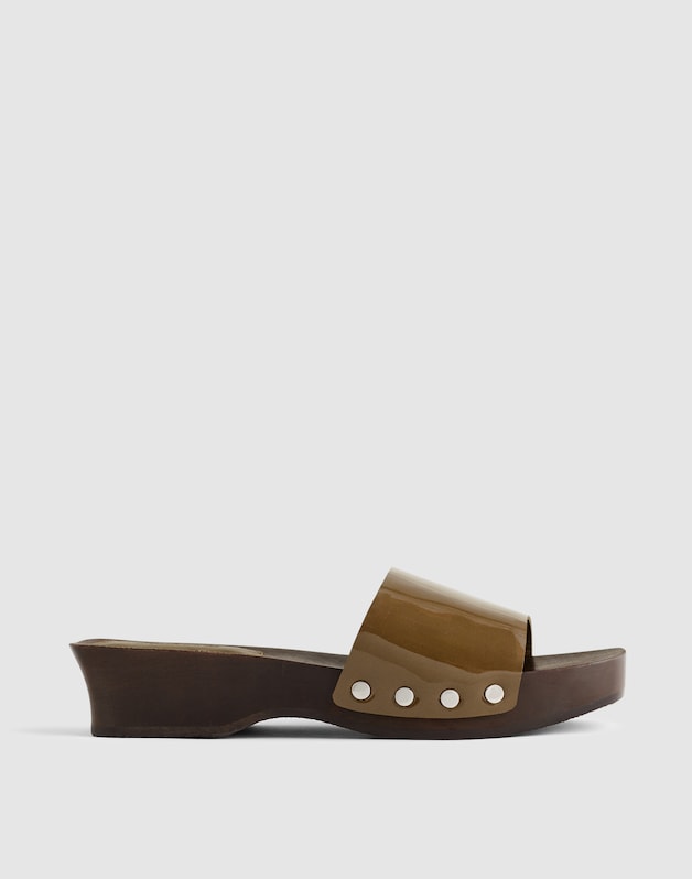 The Callen Clog Sandal in Patent Leather SAFARI KHAKI