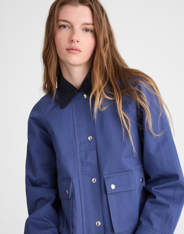 The Billie Short Jacket in Cotton Twill DEEP BLUE