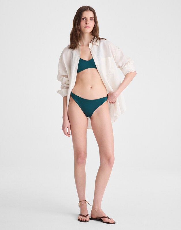 Left On Friday Wear To Bikini Bottom DEEP END
